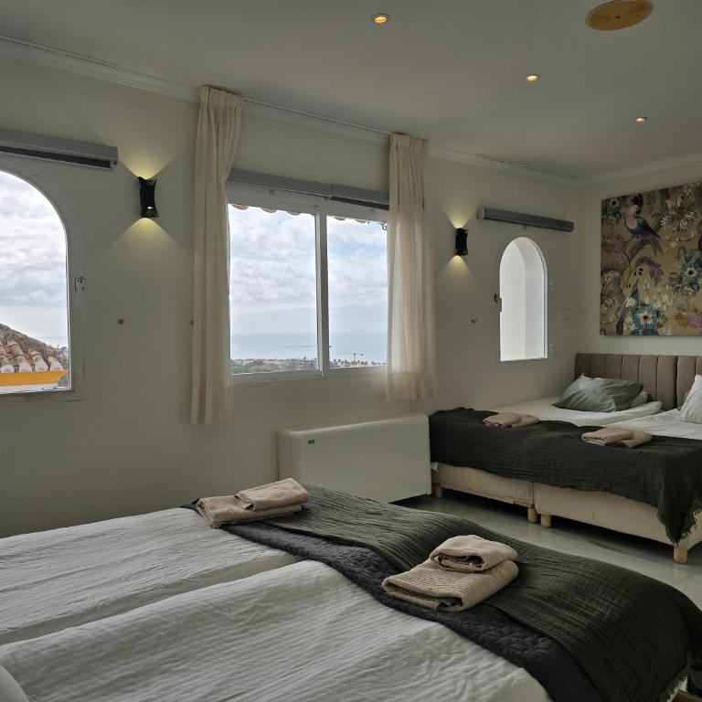 Large Family Villa 500m From Beach with Stunning Views - 6 bedroom Villa - 19