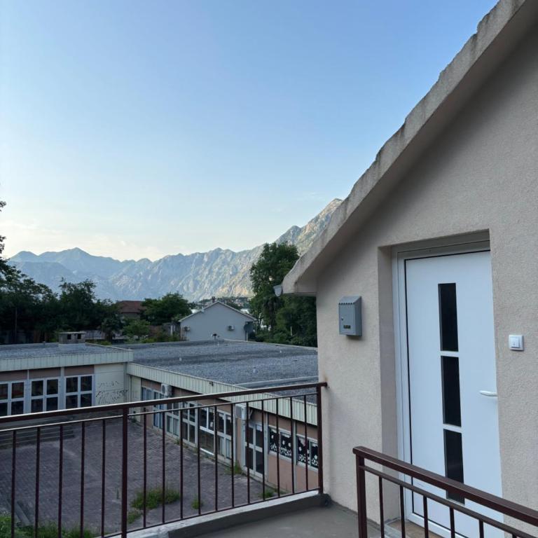 Apartmani Dada - One-Bedroom Apartment with Sea View and Terrace - 1