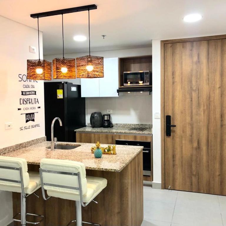 Apartamento elegante en el rodadero a 3 minutos caminando de la playa - Two-Bedroom Apartment - 12
