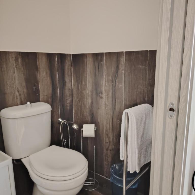 Carmen House - Double Room with Private Bathroom - 22