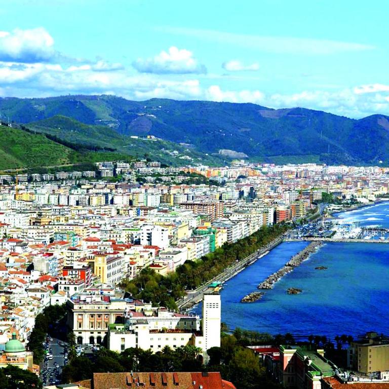 Salerno Centro Holiday House - Appartamento - 32