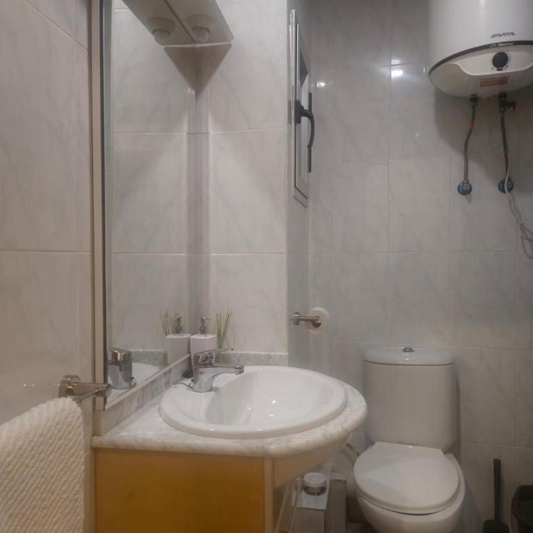 Beach view apartment in Cullera - Three-Bedroom Apartment - 10