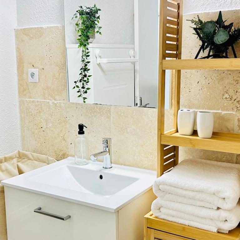 Studio Chanzy lumineux cozy avec terrasse Narbonne - Estudio con terraza - 25
