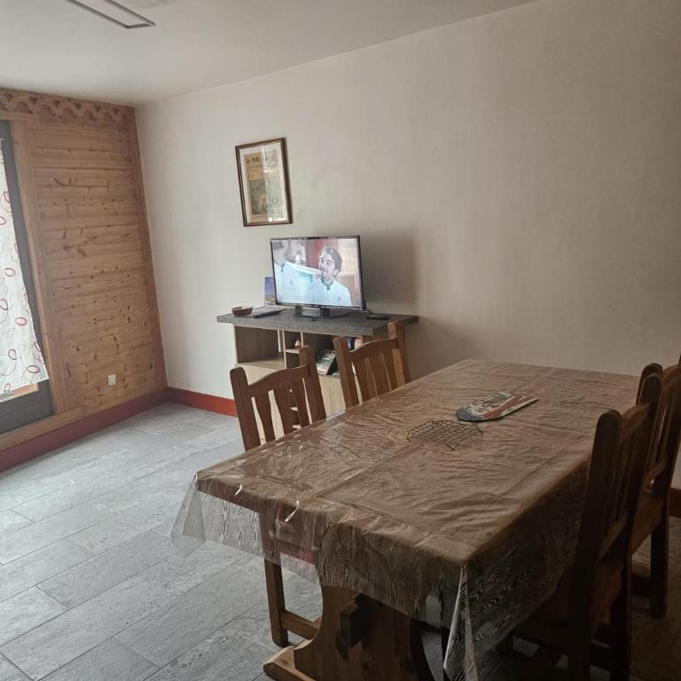 Appartement plein centre ville de Bozel - Appartement 1 Chambre - 2