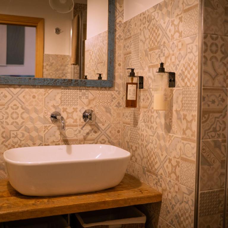 Donna Ilaria a Chiaia - One-Bedroom House - 26