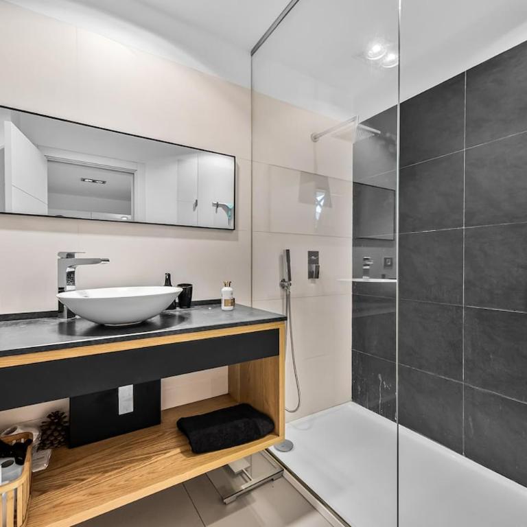 Luxury, Boutique Two-Bedroom Modern Townhouse with Golf Views - Villa de 2 dormitorios - 9