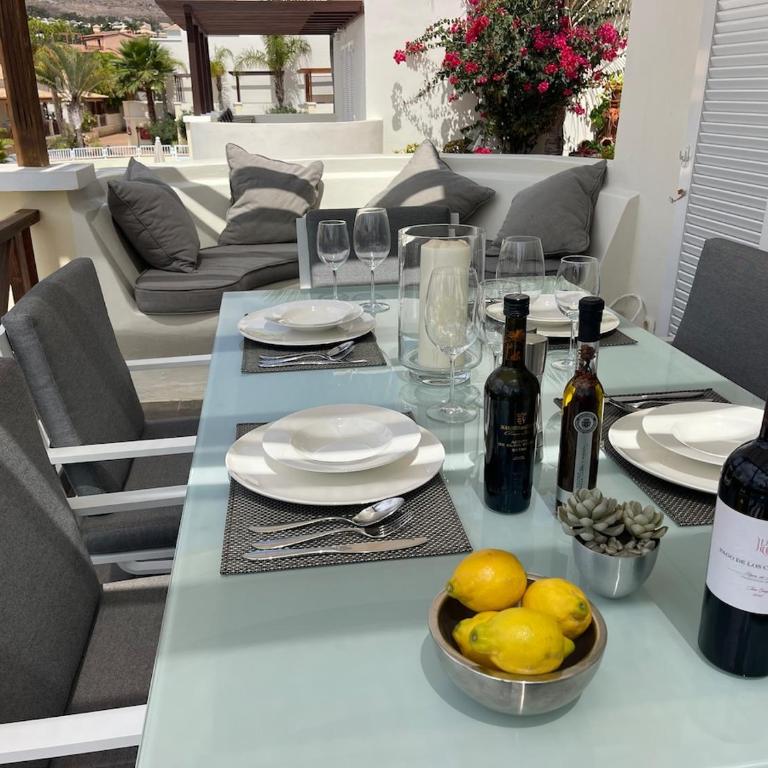 Luxury, Boutique Two-Bedroom Modern Townhouse with Golf Views - Villa de 2 dormitorios - 2
