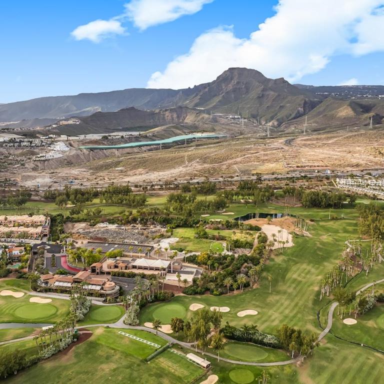 Luxury, Boutique Two-Bedroom Modern Townhouse with Golf Views - Villa de 2 dormitorios - 40