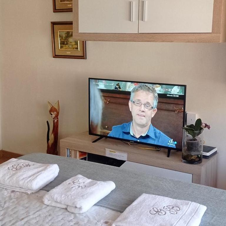Gonzalo de Berceo 15 " CALIDAD-SOBRIO" AND " FREE PRIVATE PARKING " - Apartamento de 3 dormitorios - 17