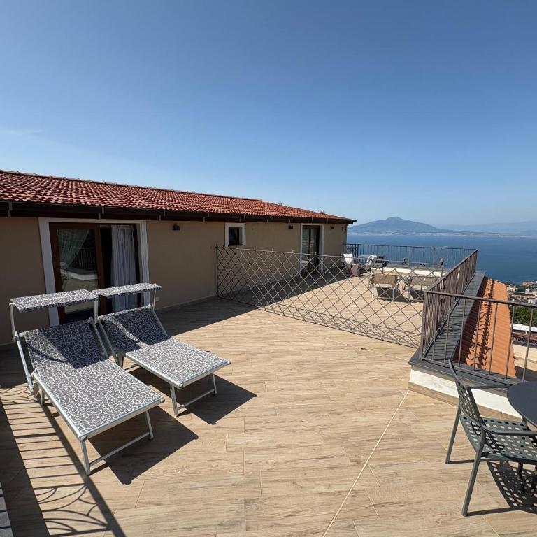Hotel La Vue d'Or - Deluxe Double Room with Terrace and Sea View - 10