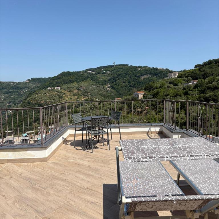 Hotel La Vue d'Or - Deluxe Double Room with Terrace and Sea View - 12