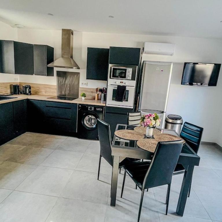 Instant Janin - Logement T3 climatisé plain pied avec jardin - Maison 2 Chambres - 6