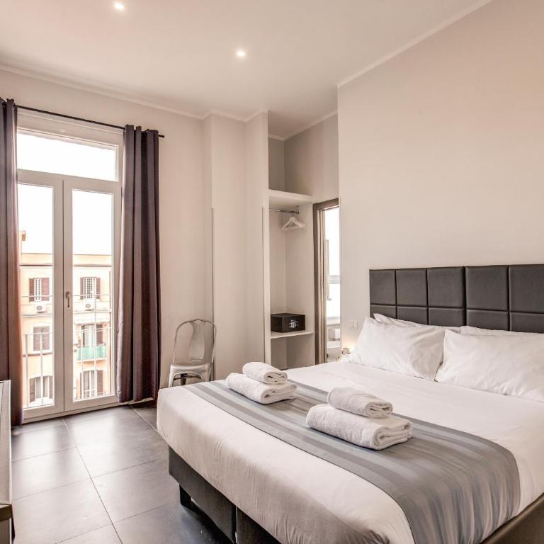 Floor 6 Boutique Rooms by DOT Suites - Camera Matrimoniale/Doppia con Letti Singoli con Balcone - 3