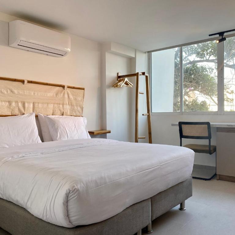 Serene Bay by Wynwood House - Two-Bedroom Deluxe Apartment - 16