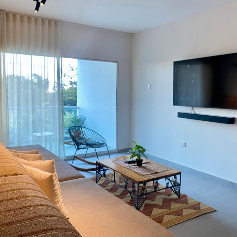 Serene Bay by Wynwood House - Two-Bedroom Deluxe Apartment - 10