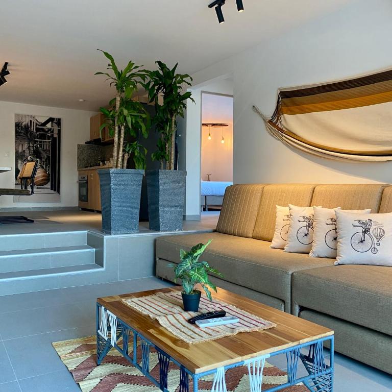 Serene Bay by Wynwood House - Two-Bedroom Deluxe Apartment - 9