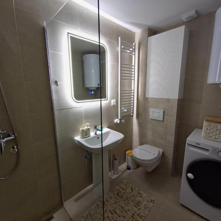 Amazon Royale Apartment - One-Bedroom Apartment with Terrace - 25