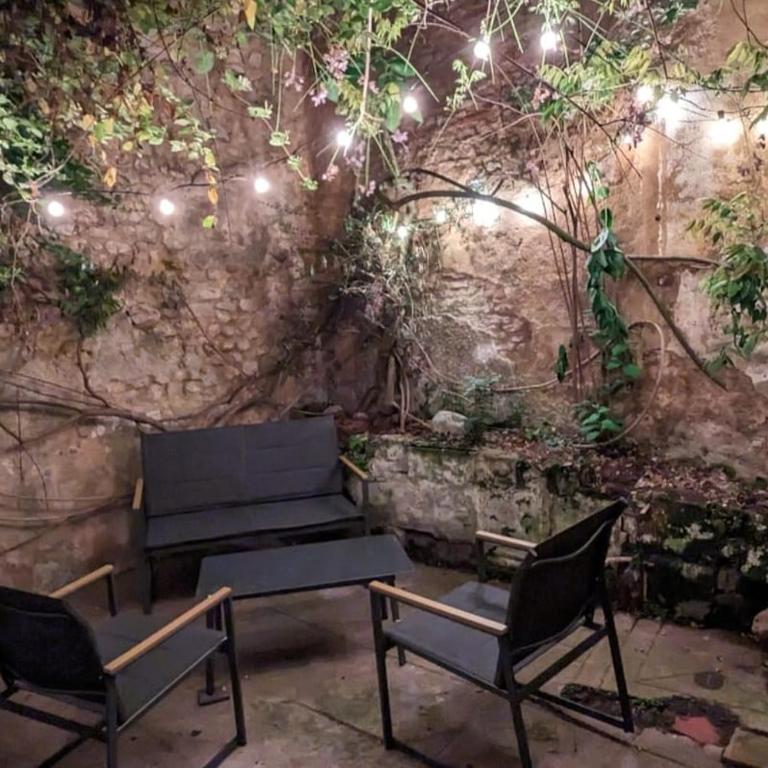 Le St-Hilaire, House in the city center with patio with parking - Villa - 11