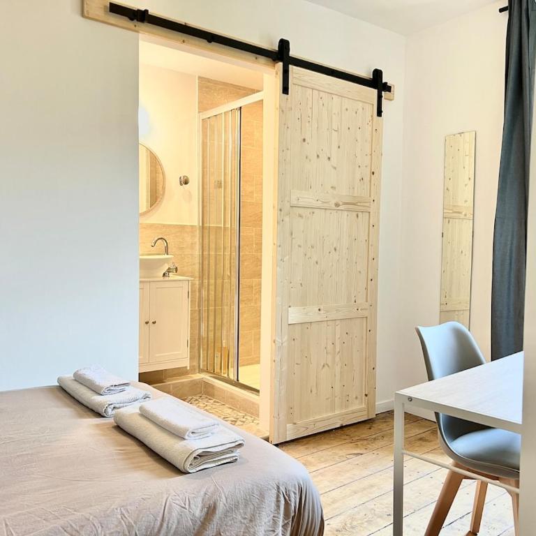 Le St-Hilaire, House in the city center with patio with parking - Villa - 19
