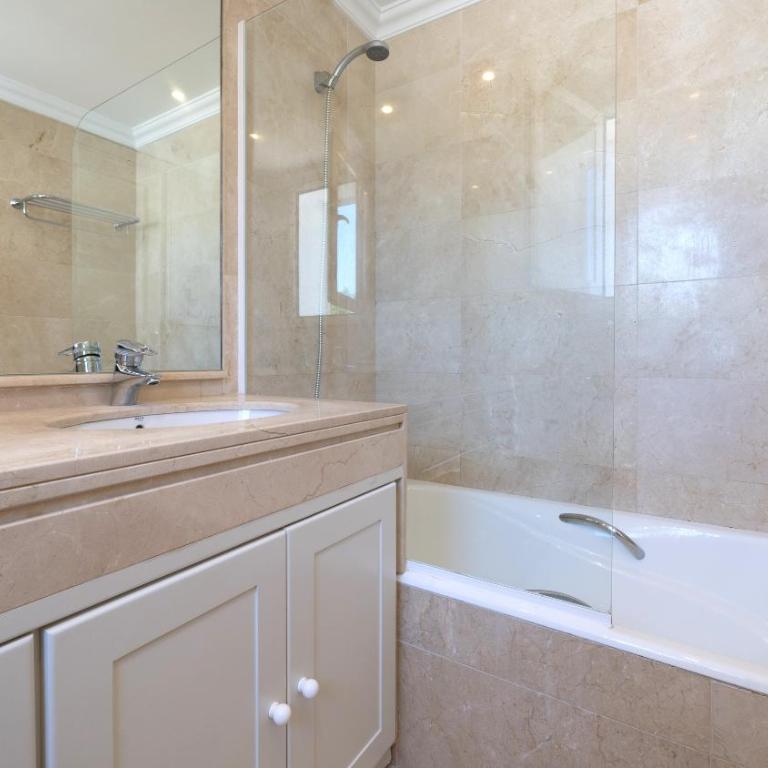 XPCE Artola Playa - Villa de Lujo con pista de padel privada y piscina - Villa - 36