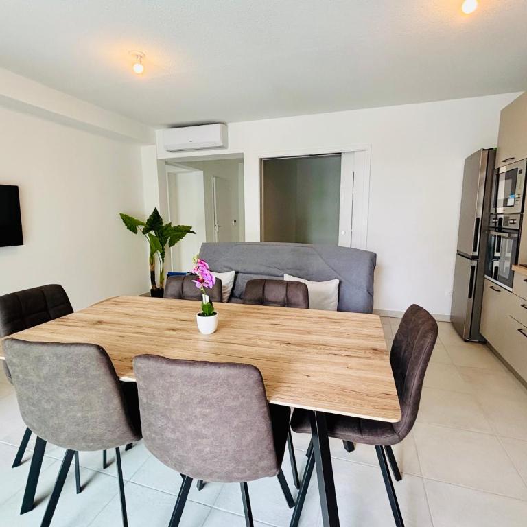 111 Acces direct 3min de la MER,2 places de parking gratuite, terrasse - Appartement 2 Chambres - 8