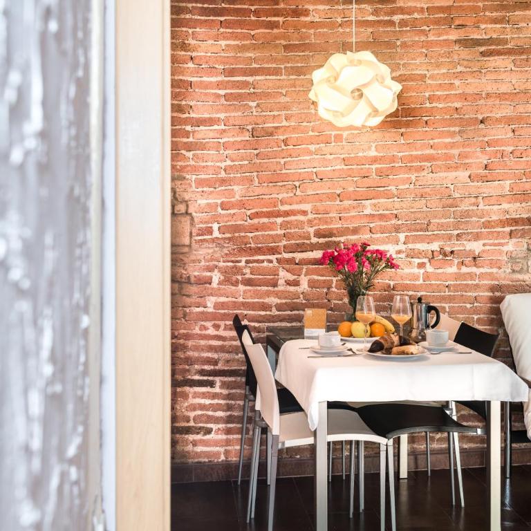 Apartaments Ciutat Vella - One-Bedroom Apartment - 6
