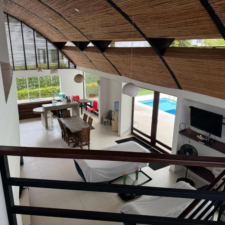 Espectacular casa vacacional con jacuzzi y piscina privada - Casa - 6