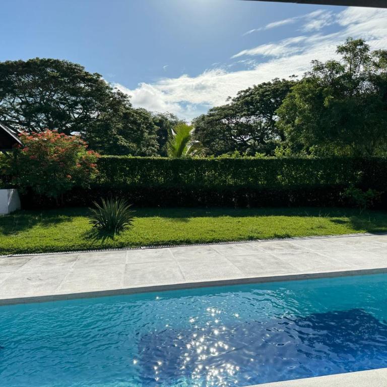 Espectacular casa vacacional con jacuzzi y piscina privada - Casa - 4