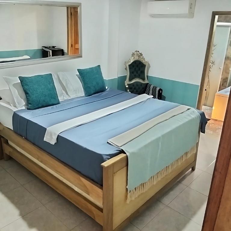 Hotel Boutique Tierra Del Mar Cartagena - Habitación Familiar con bañera - 4