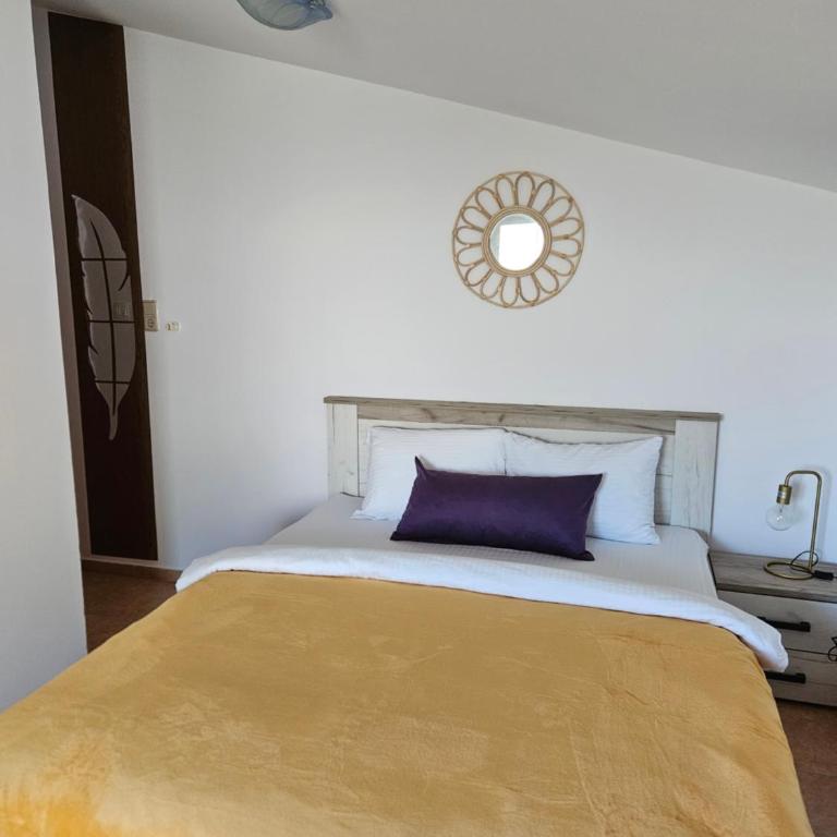 Villa Linna - Dvokrevetna Soba s Bračnim Krevetom s Pogledom na Vrt - 4