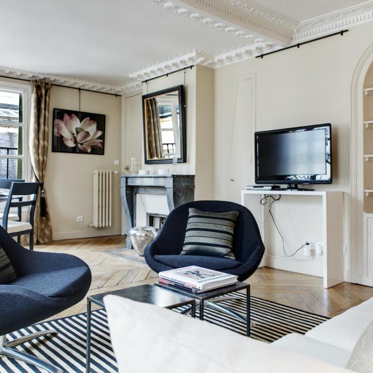 Paris Louvre Elegant residence - Two-Bedroom Apartment - 10