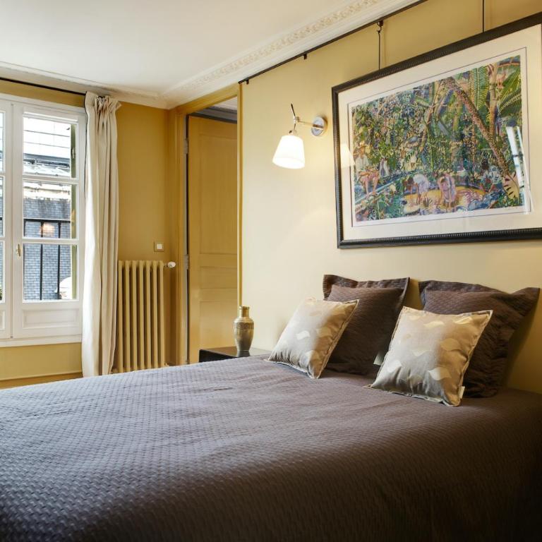 Paris Louvre Elegant residence - Two-Bedroom Apartment - 12