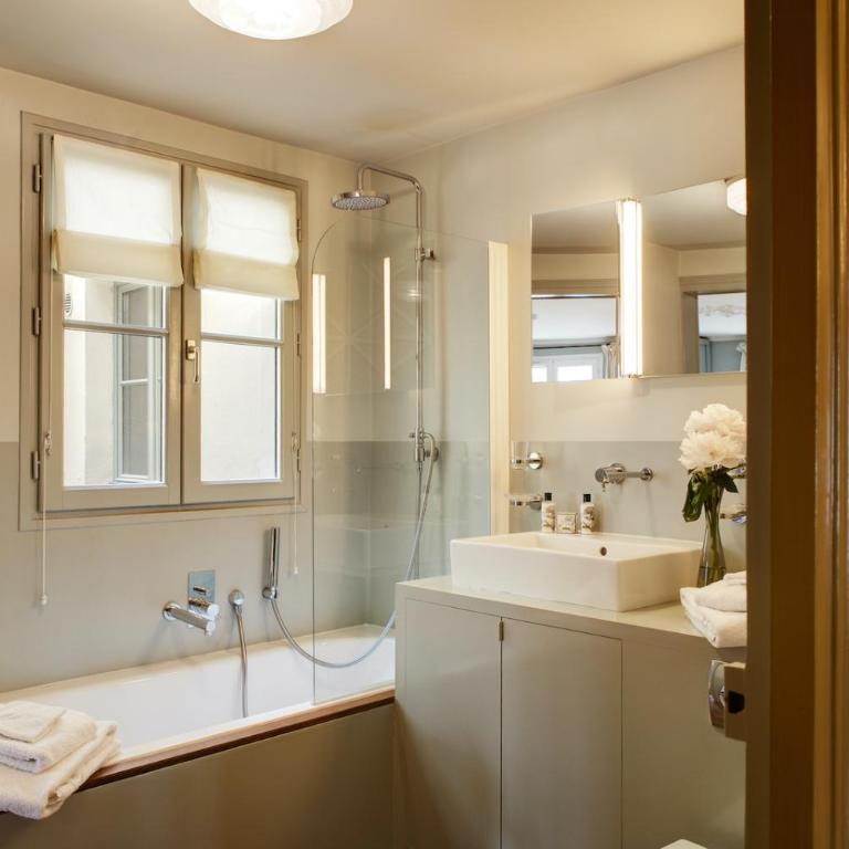 Paris Louvre Elegant residence - Two-Bedroom Apartment - 13
