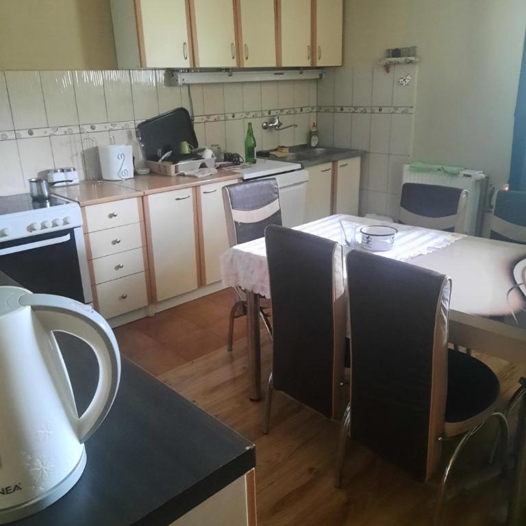 Kuća za Arsenal fest - Three-Bedroom Apartment - 1