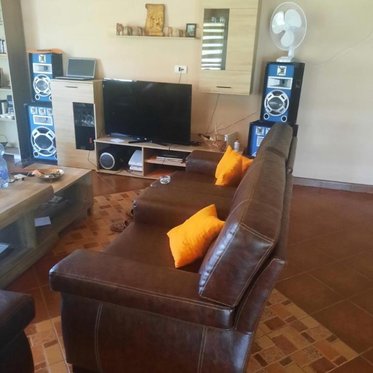 Kuća za Arsenal fest - Three-Bedroom Apartment - 5
