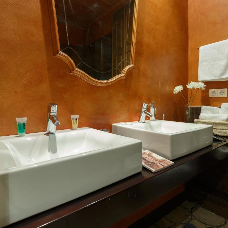 Barcelona 54 Apartment Rentals - Sagrada Familia Apartment for 6-9 people - 28