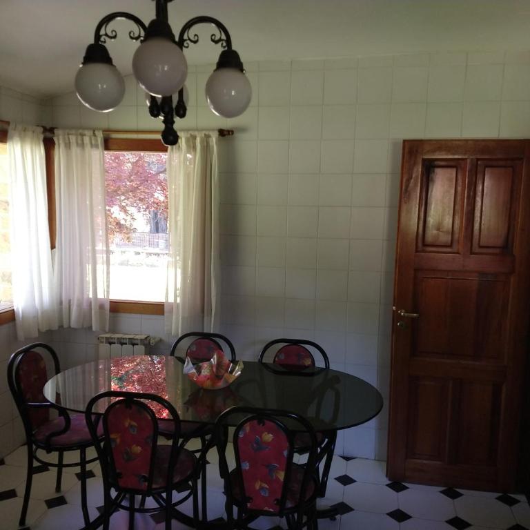 Gran casa sobre av Bustillo - Casa de 4 dormitorios - 7