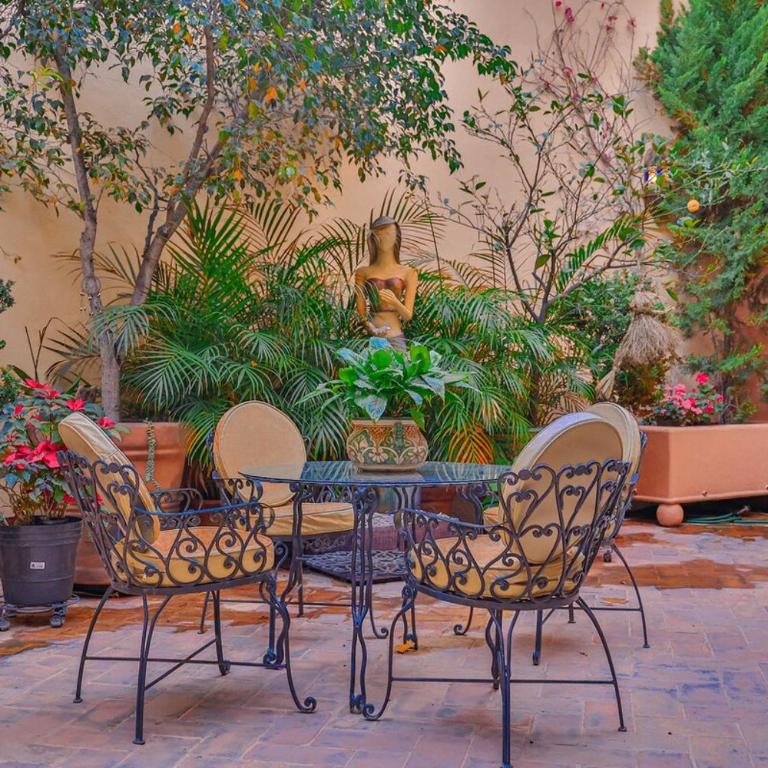 Live in the historical downtown! - Vacation Home - 9