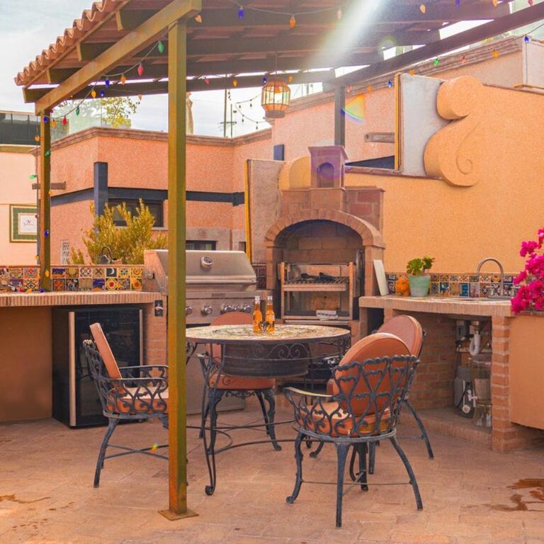 Live in the historical downtown! - Vacation Home - 15