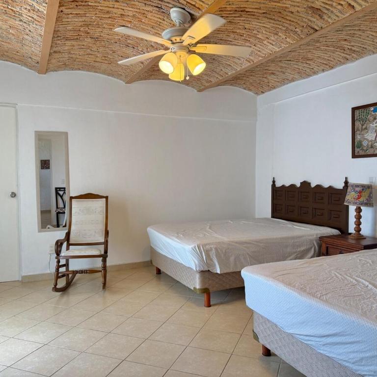 Quiet apartment with pool right on the beach - One-Bedroom Apartment - 40