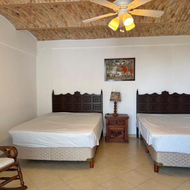 Quiet apartment with pool right on the beach - One-Bedroom Apartment - 41