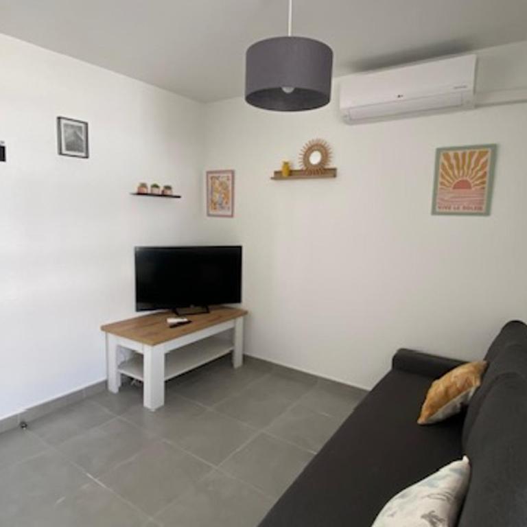 Beau T2 climatisé, 2ème étage, 4 pers, parking privé - FR-1-727-15 - Appartement - 6