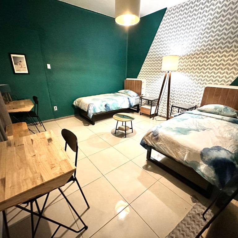 Wanderlust District - Large Twin Room - 2
