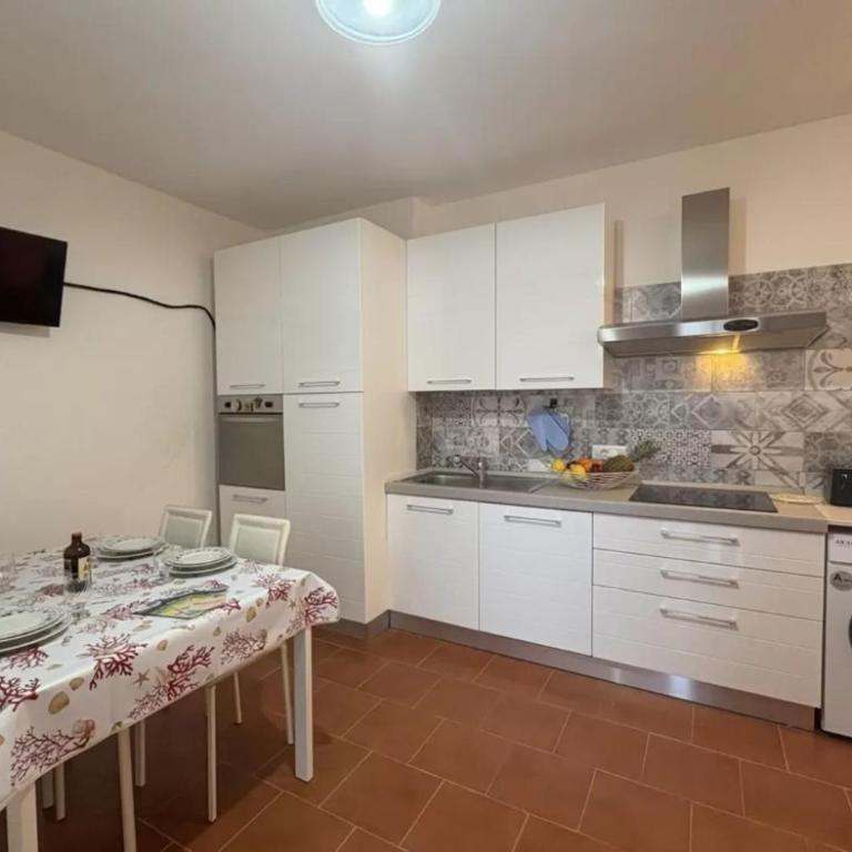 Bright flat near the beaches of Lu Bagnu - Appartamento - 2