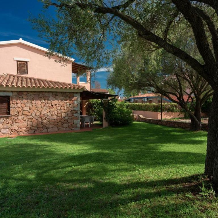 Outstanding Residenze Gallura 2Bedrm sleep 6 plus possible additional Child bed - Apartment - 24
