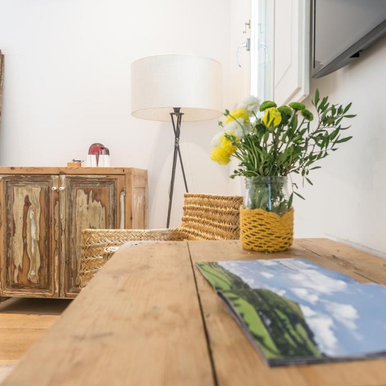 Eco Boutique Hostal Grau - Deluxe Double or Twin Room - 4
