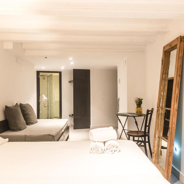 Eco Boutique Hostal Grau - Superior Double or Twin Room - 3