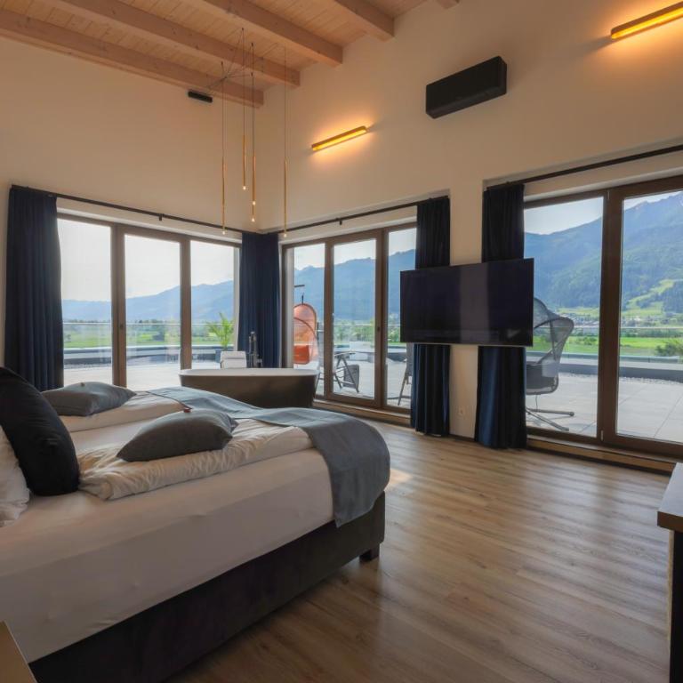 Sonja Alpine Resort - Deluxe Suite - 7