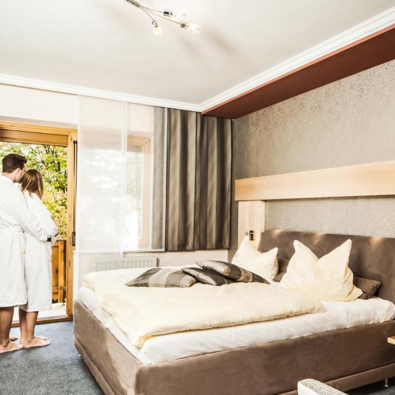 Sunny-Hill Frühstückshotel - Loipersdorf - Deluxe Doppelzimmer mit Balkon - 6