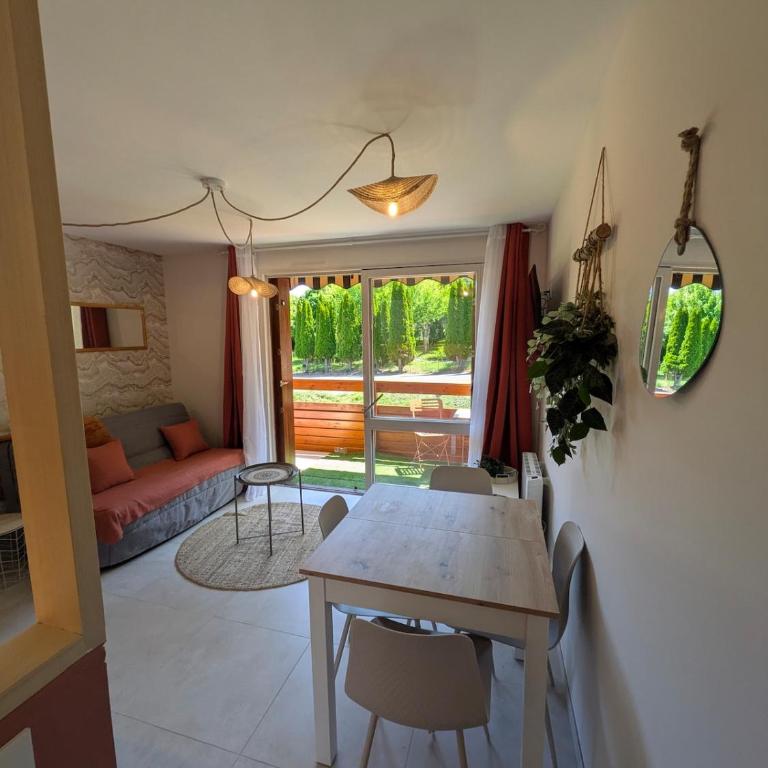 Face au lac avec parking, proche commerces - Appartement 1 Chambre - 2